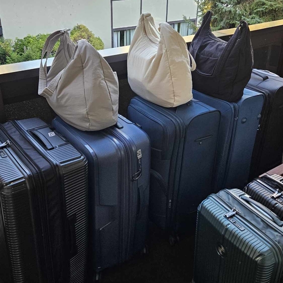 =GEN 'AYCC' All You Can Carry Nylon Black Puff Crossbody Bag - Picture 5 of 16